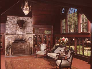 Living room with fire place at Modjeska House.