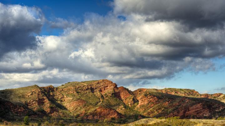 Blackstar Canyon - Red cliffs 