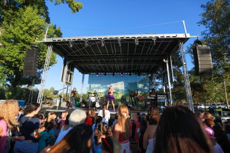Dream Like Taylor performing at Irvine Regional Park during the 2025 OC Parks Summer Concert Series.